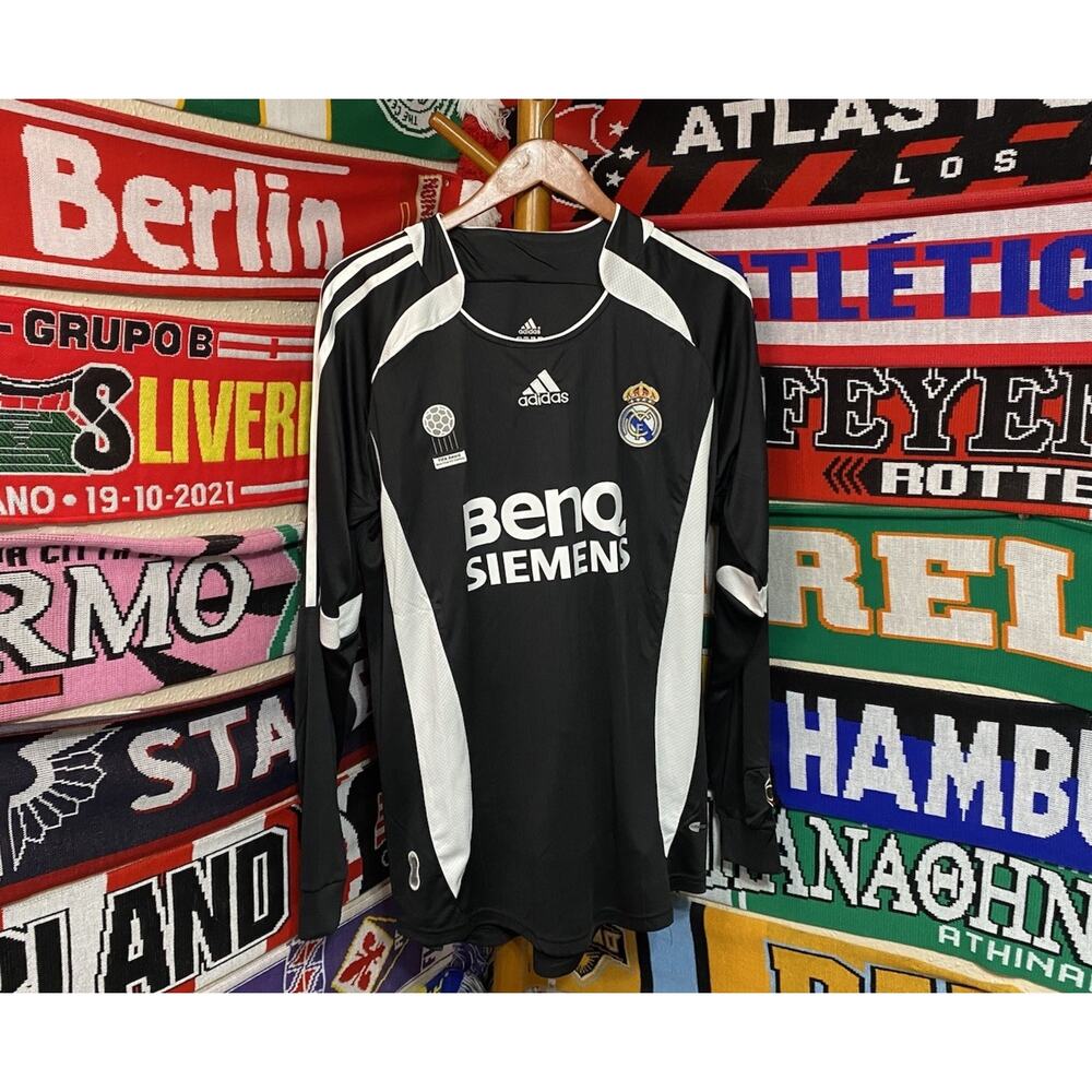 Real Madrid | Men’s Large Retro Long-Sleeve Jersey - Picture 6 of 7